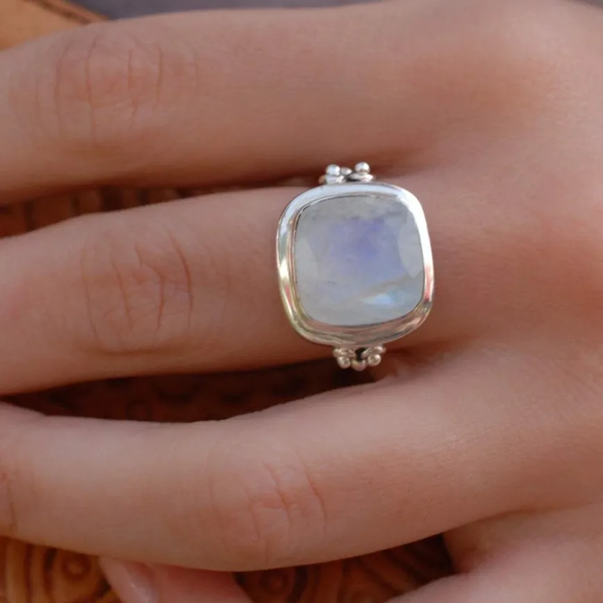 Alice Moonstone Ring